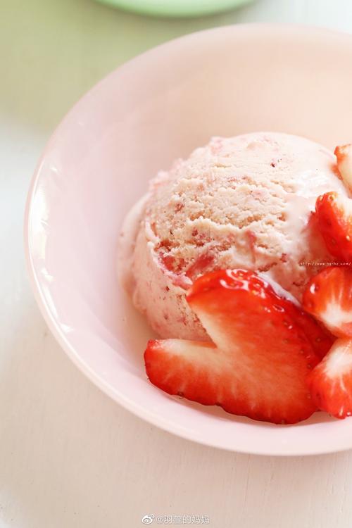 如何制作美味的草莓冰激凌「步骤简单易懂吗」