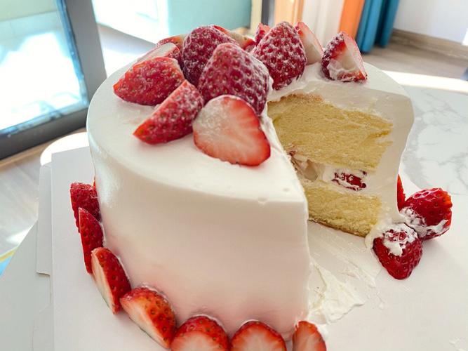 草莓蛋糕的做法是什么「如何制作美味的草莓蛋糕」