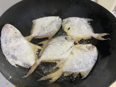 广东厨师教你特色白鲳鱼做法「鲜香滑嫩