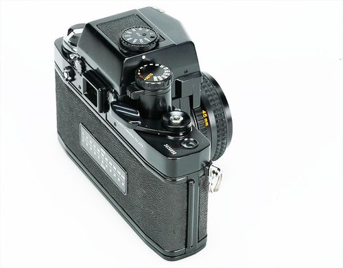 135单镜头反光照相机由什么组成（135单镜头反光照相机属于几类）
