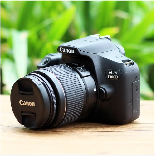 最新款佳能数码相机EOS1300D，打造个人摄影的强大武器
