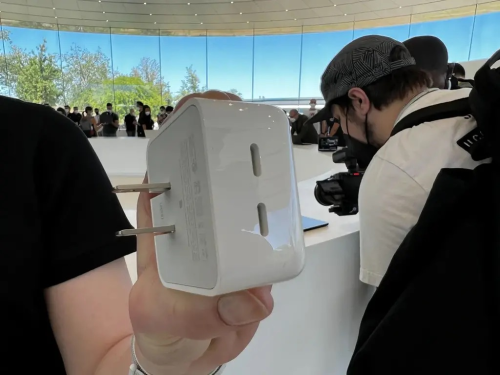 苹果发布两款35W双USB-C充电器，将引爆多口充电器市场