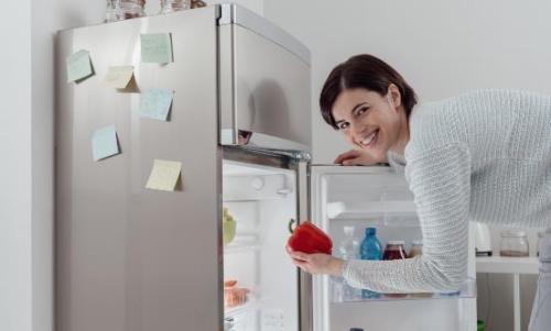 警惕冰箱导致的食物中毒 四类食物不宜放入冰箱存放（冰箱不能放的食物,有致