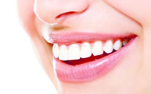 美白牙齿有妙招 这些方法助你牙齿白白（美白牙齿有妙招 这些方法助你牙齿白