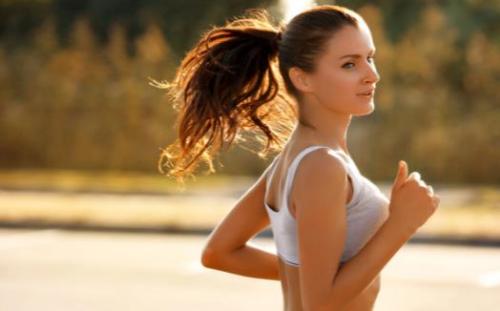适当慢跑对身体好处多 坚持慢跑的养生功效（慢跑对于身体的好处）