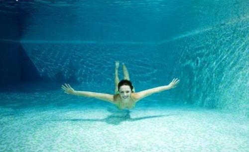 游泳时，掌握水感是取得效率的关键，那什么方法可以提升