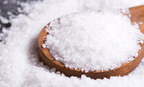 盐吃太多会引起缺钙 八种行为会导致钙流失（盐吃多了会缺钙）