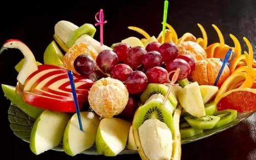 水果富含维生素果糖果胶对人体有益 吃水果也要有讲究（维生素果胶软糖有什