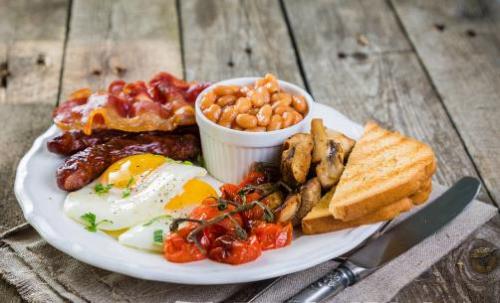 不吃早餐不仅容易导致肥胖 忘吃这顿饭小心得心脏病（不吃早餐的危害会胖吗