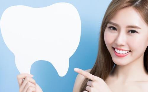 口腔健康受日常饮食很大干扰 能美白牙齿的10种食物