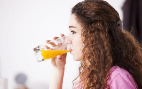 长期喝饮料会出现骨质疏松 不喝饮料的身体的9大好处（喝饮料骨质疏松吗）