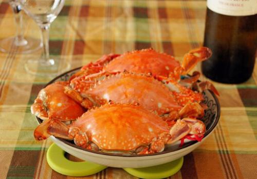清蒸螃蟹的做法-清蒸螃蟹时可以加些紫苏叶（清蒸螃蟹紫苏叶怎么用）