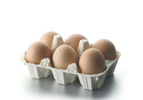 一天吃两个鸡蛋最健康 蛋清和蛋黄哪个营养好（一天吃两个鸡蛋最健康 蛋清和