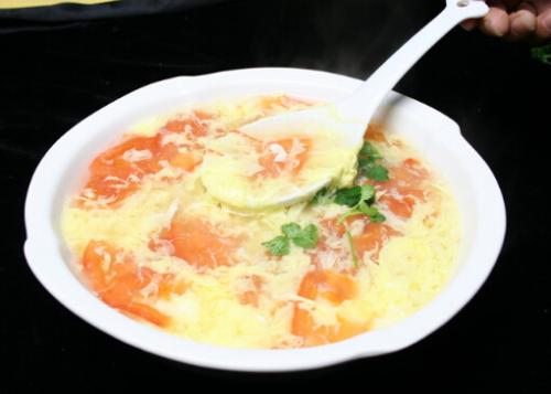 西红柿鸡蛋汤的做法-西红柿鸡蛋汤的功效（西红柿鸡蛋汤汤的做法大全）