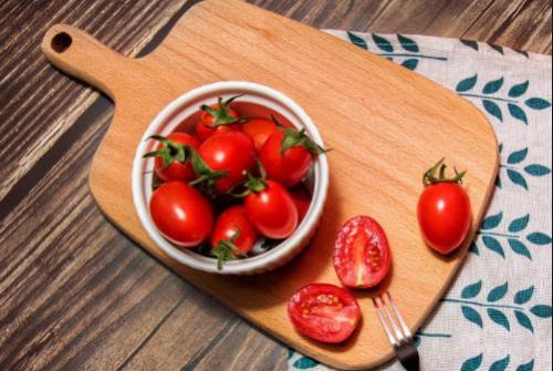 番茄虽好但也有最易伤身的吃法 吃番茄的好处大揭秘（番茄吃有什么好处）