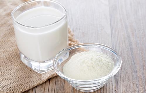 选购奶粉的原则 教你辨别奶粉真假的诀窍（选购奶粉的原则 教你辨别奶粉真假