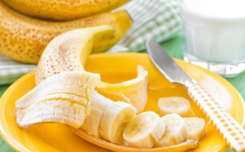 香蕉是胃病患者理想的食疗佳果 补充能量降低坏胆固醇（香蕉对胃的功效与作