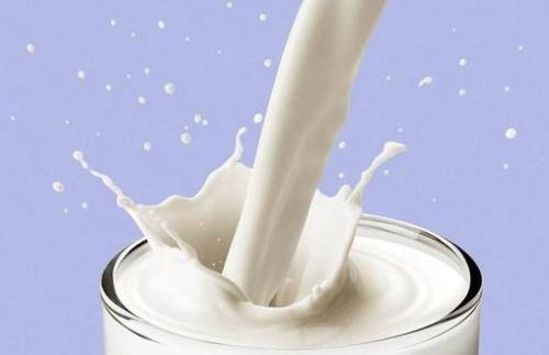 喝牛奶最健康的方法推荐 牛奶是否越浓越好（喝牛奶最健康的方法推荐 牛奶是
