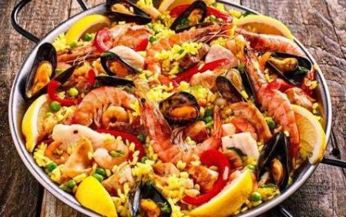 西班牙海鲜饭的做法 满足你的胃口（西班牙海鲜饭的做法 满足你的胃口吗）