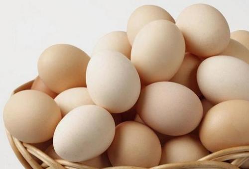 每天吃一个鸡蛋好吗？鸡蛋的功效（每天吃一个鸡蛋好吗?鸡蛋的功效与作用）