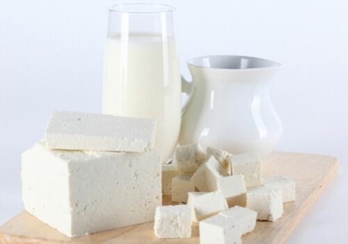 喝牛奶的好处-牛奶营养成分（喝牛奶的好处和坏处各有哪些）
