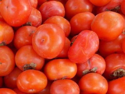 吃柿子有什么好处？柿子的营养功效与作用（吃柿子有什么好处?柿子的营养功