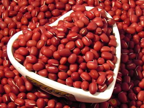 红豆有什么好处？红豆的功效与作用（红豆有什么好处?红豆的功效与作用禁忌
