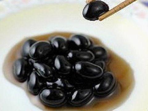 醋泡黑豆的功效与作用-醋泡黑豆的做法（醋泡黑豆的与作用及食用方法）